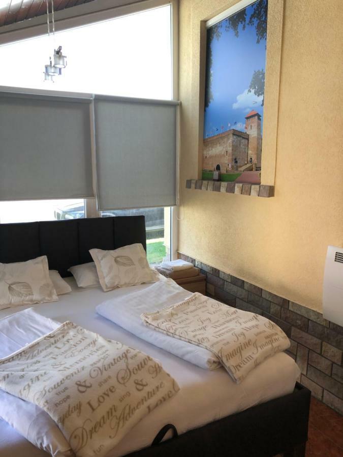 Regina Delux Apartman Gyula Luaran gambar