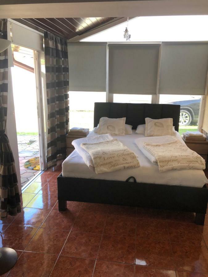Regina Delux Apartman Gyula Luaran gambar