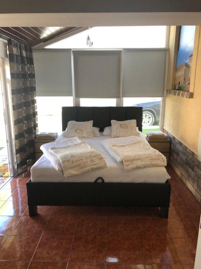 Regina Delux Apartman Gyula Luaran gambar